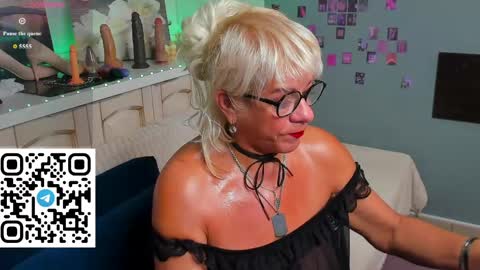 Snapshot of vivian_griffin chatting on 9, 6, 2026 Vivian GTM 2 300-1045 online show from 9, 6, 2026