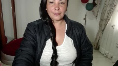 vivian_milf_paint online show from 3, 2, 2026