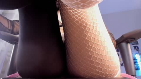 Snapshot of vivian_qwerty chatting on 2, 12, 2024 vivian_qwerty online show from 2, 12, 2024