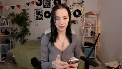 Snapshot of vivian_qwerty chatting on 25, 12, 2024 vivian_qwerty online show from 25, 12, 2024