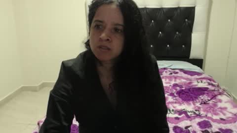 Snapshot of vivian_walt_ chatting on 17, 5, 2026 melissa online show from 17, 5, 2026