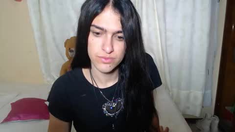 Snapshot of vivianalatin chatting on 4, 2, 2026 instagram Viviana73215 online show from 4, 2, 2026