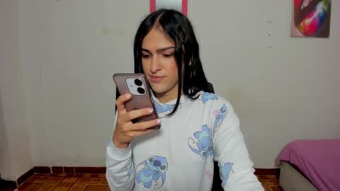 Snapshot of vivianalatin chatting on 22, 2, 2026 instagram Viviana73215 online show from 22, 2, 2026