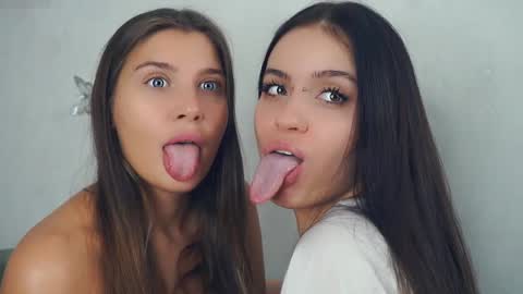 Nelly and Mari online show from 22, 12, 2025