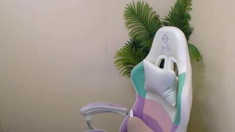 Vivien online show from 18, 2, 2025