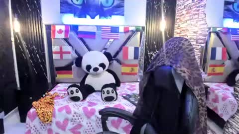vivienne hadid online show from 14, 6, 2026