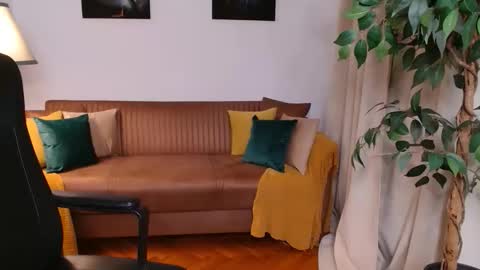 Vivienne online show from 2, 3, 2026