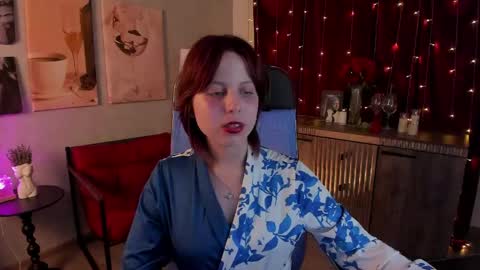 Vivienne  online show from 11, 5, 2026