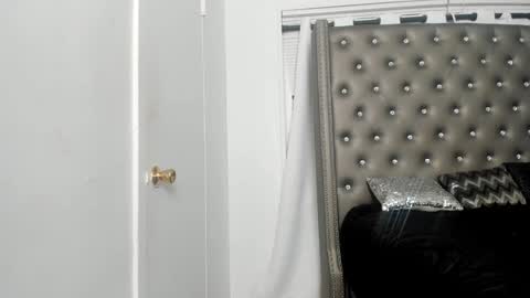 Snapshot of vixen_sasha chatting on 4, 12, 2024 Sasha Malone online show from 4, 12, 2024