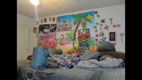 Snapshot of vixenfyre chatting on 6, 4, 2026 Vixen Fyre online show from 6, 4, 2026