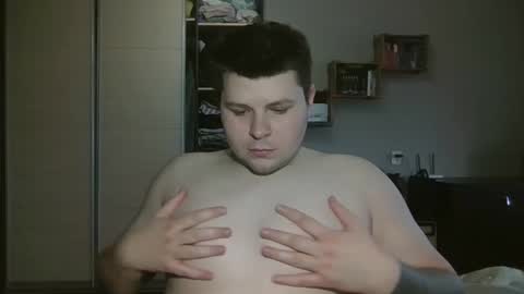 Snapshot of volshebnik_130 chatting on 5, 3, 2025 Volshebnik1302 online show from 5, 3, 2025