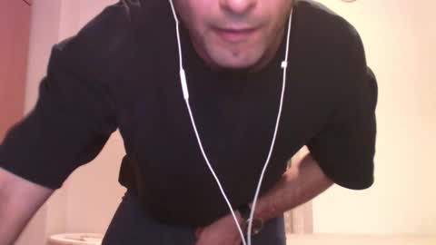 Snapshot of volve5 chatting on 10, 3, 2025 volve5 online show from 10, 3, 2025