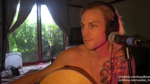 Snapshot of voodoo_hd chatting on 23, 9, 2025 Voodoo and Lucy online show from 23, 9, 2025