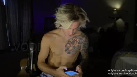 Snapshot of voodoo_hd chatting on 26, 9, 2025 Voodoo and Lucy online show from 26, 9, 2025