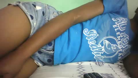 Snapshot of vounialdy chatting on 5, 3, 2025 vounialdy online show from 5, 3, 2025