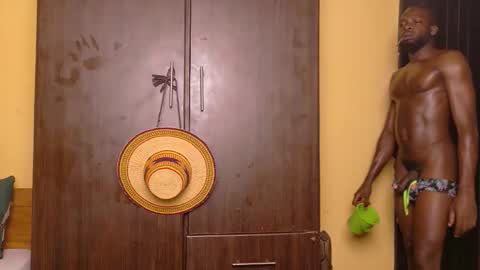 Snapshot of wakanda_mamba chatting on 12, 10, 2025 Wakanda Mamba online show from 12, 10, 2025