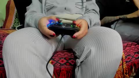 Waningrose  Lu online show from 12, 2, 2025