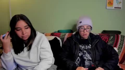 Waningrose  Lu online show from 16, 2, 2025