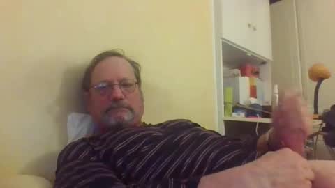 Snapshot of wanky357 chatting on 21, 12, 2025 Tibo Love online show from 21, 12, 2025