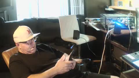 Snapshot of wantitbutyoucanthaveit chatting on 8, 2, 2026 inittogetitin online show from 8, 2, 2026