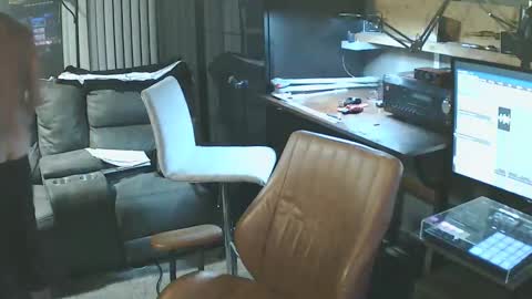 Snapshot of wantitbutyoucanthaveit chatting on 9, 2, 2026 inittogetitin online show from 9, 2, 2026