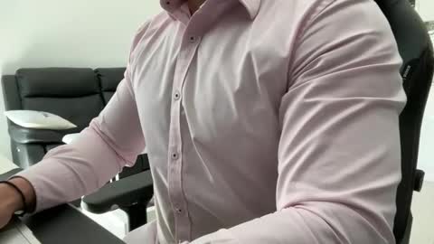 Weapon X online show from 11, 11, 2025