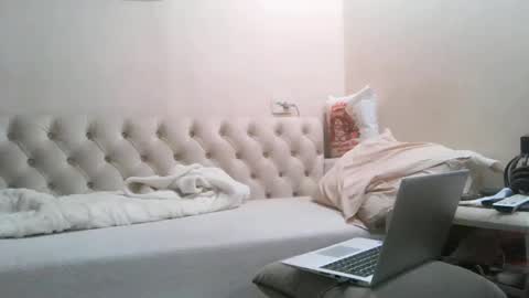 webcamboy98 online show from 13, 3, 2026