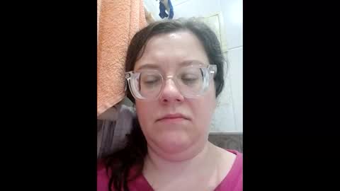 Snapshot of webgirl2 chatting on 5, 10, 2025 Marina online show from 5, 10, 2025