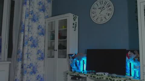 Snapshot of weed_princesss chatting on 29, 12, 2024 moon online show from 29, 12, 2024