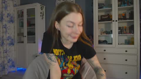 Snapshot of weed_princesss chatting on 28, 1, 2025 moon online show from 28, 1, 2025