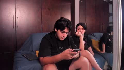 Snapshot of weemilyandandrew chatting on 1, 3, 2026 EMILY ANDREW online show from 1, 3, 2026