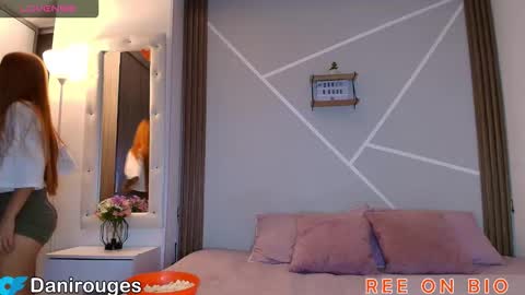 Mia and Dylan online show from 12, 11, 2025