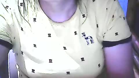 Snapshot of wethornypussy4u chatting on 11, 7, 2026 wethornypussy4u online show from 11, 7, 2026