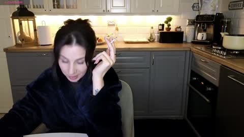 Snapshot of whats_her_name chatting on 17, 1, 2025 Victoria Maria online show from 17, 1, 2025