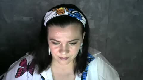 white__queen_ online show from 2, 7, 2026