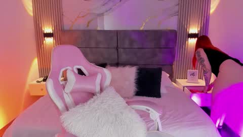 whiteatenea online show from 18, 2, 2026