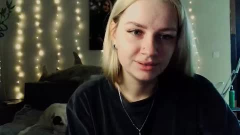 whitehex666 online show from 2, 12, 2025