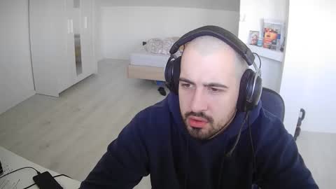 Snapshot of whiterock2000 chatting on 18, 12, 2024 whiterock2000 online show from 18, 12, 2024