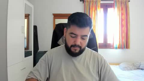 whites89w online show from 25, 2, 2026