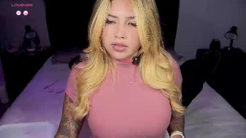 Snapshot of whites_emma chatting on 11, 10, 2025 EMMA online show from 11, 10, 2025