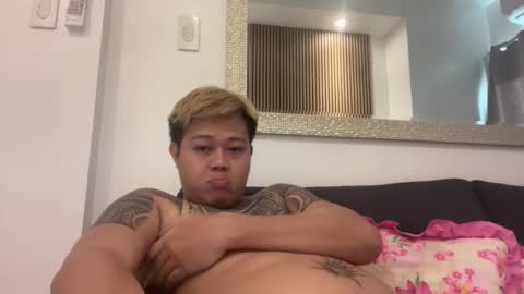 Snapshot of whoonyoekim1996 chatting on 2, 3, 2026 whoonyoekim1996 online show from 2, 3, 2026