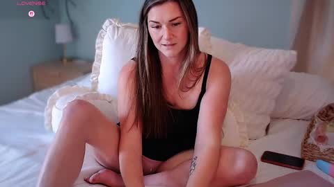 WickedWifeXO online show from 6, 4, 2026