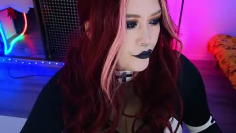 Snapshot of wickedxqueen chatting on 18, 6, 2026 Laura online show from 18, 6, 2026