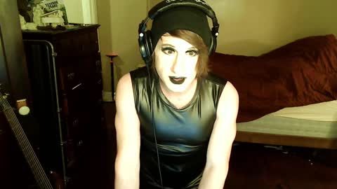 Countess of Hotdogs online show from 7, 1, 2025