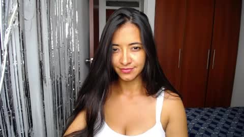 Ilauren online show from 14, 5, 2026