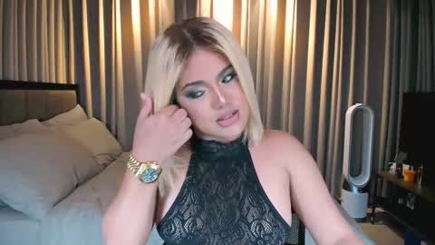 Snapshot of wildbelladonnats chatting on 19, 11, 2025 BELLA online show from 19, 11, 2025