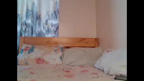 Snapshot of wildflowerrose chatting on 15, 4, 2026 Merci online show from 15, 4, 2026