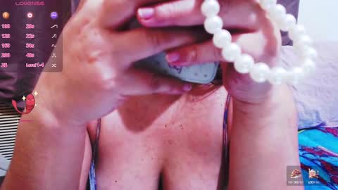 Snapshot of wildhotasianx chatting on 25, 12, 2024 wildhotasianx online show from 25, 12, 2024