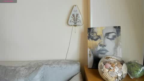 Mila 3 online show from 17, 12, 2025