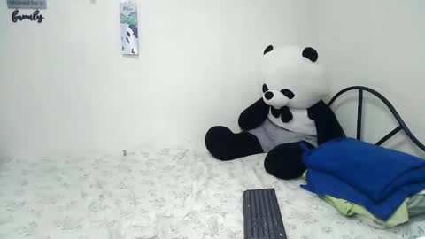 Snapshot of wildtightass chatting on 17, 2, 2025 Rhean online show from 17, 2, 2025